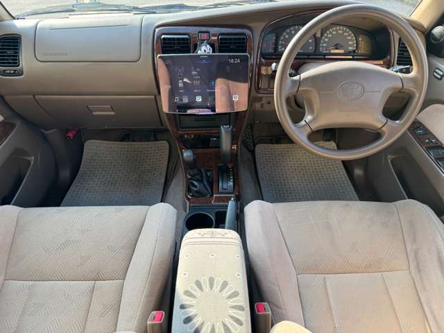 Toyota Hilux Surf 7