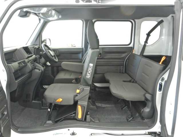 Honda N-VAN 11