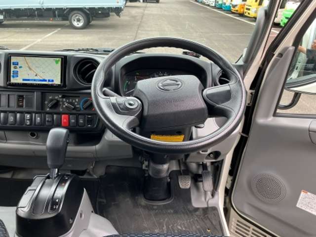 Hino Dutro 11