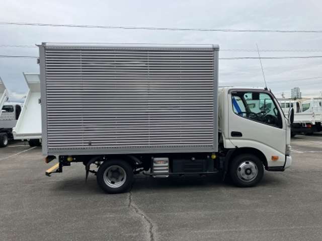 Hino Dutro 10