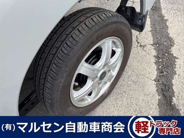 Daihatsu Hijet Deck Van 12