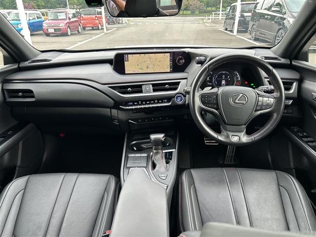 Lexus UX 4