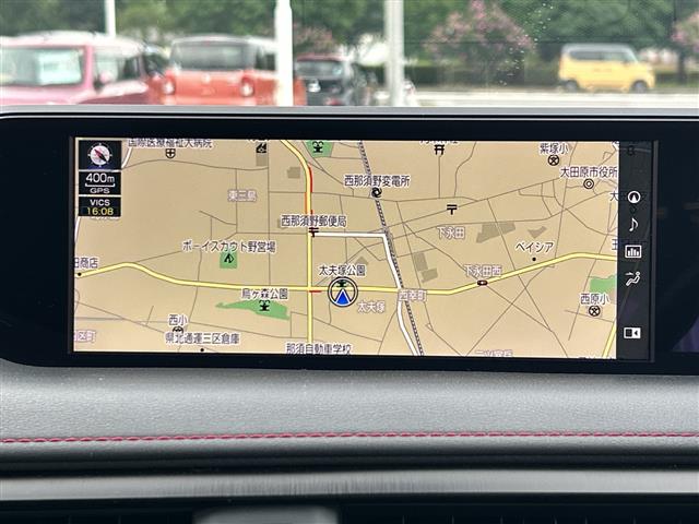 Lexus UX 6