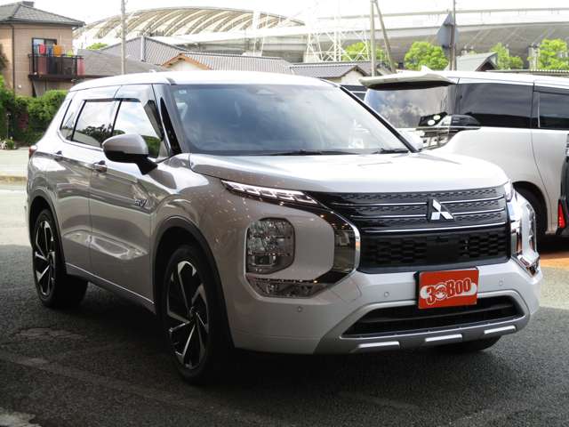 Mitsubishi Outlander 2
