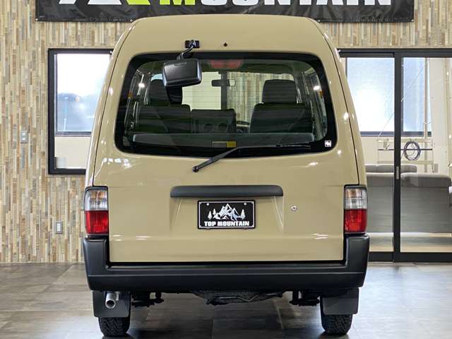 Nissan Vanette 12