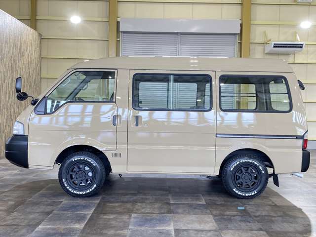Nissan Vanette 9