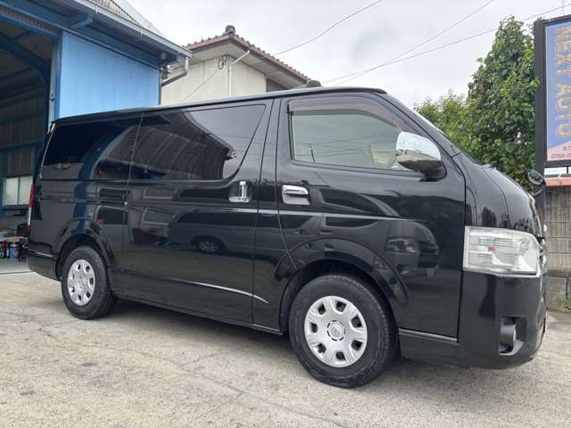Toyota Hiace Van 5