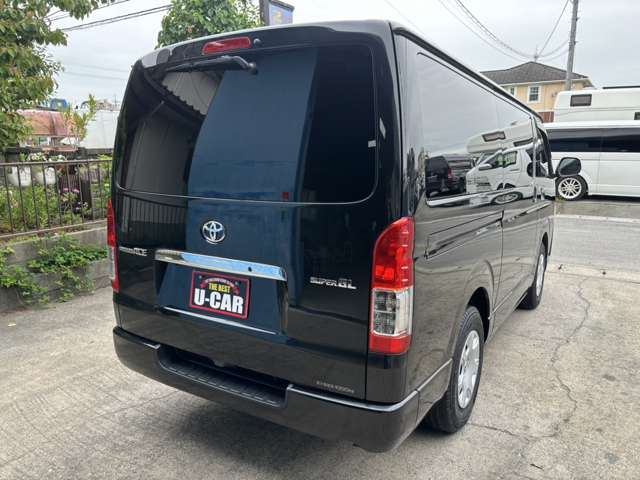 Toyota Hiace Van 6