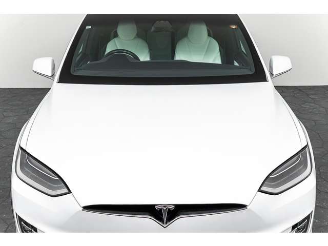 Tesla モデルX 11