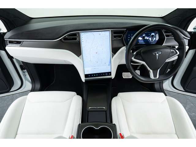 Tesla モデルX 8