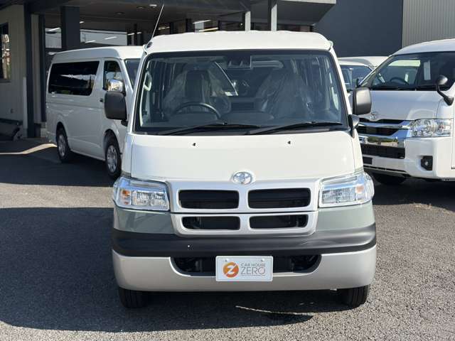 Toyota Town Ace Van 7