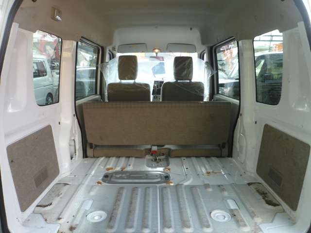 Suzuki Every 12