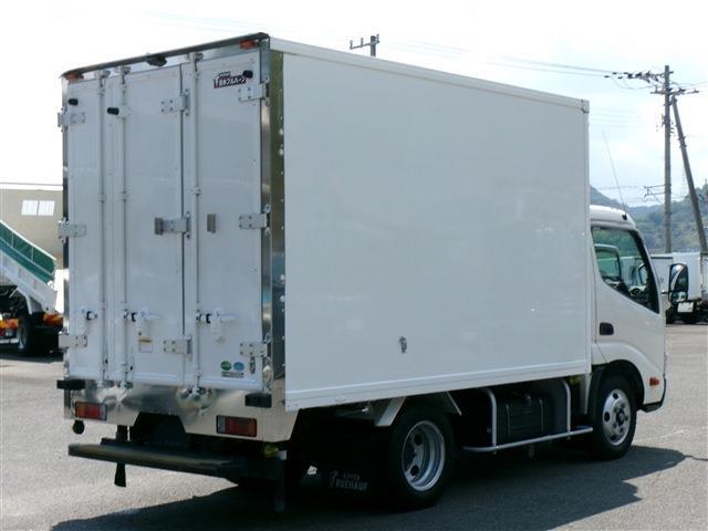 Hino Dutro 4