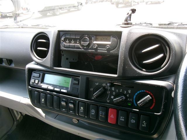 Hino Dutro 9