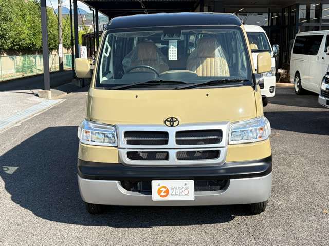 Toyota Town Ace Van 7