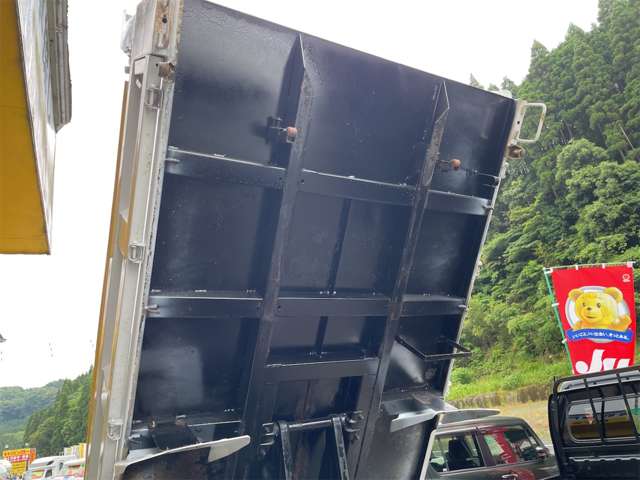 Isuzu Elf 12