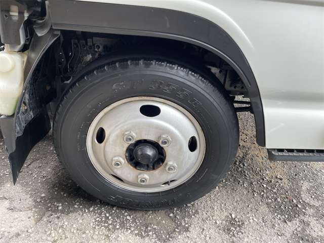 Isuzu Elf 5