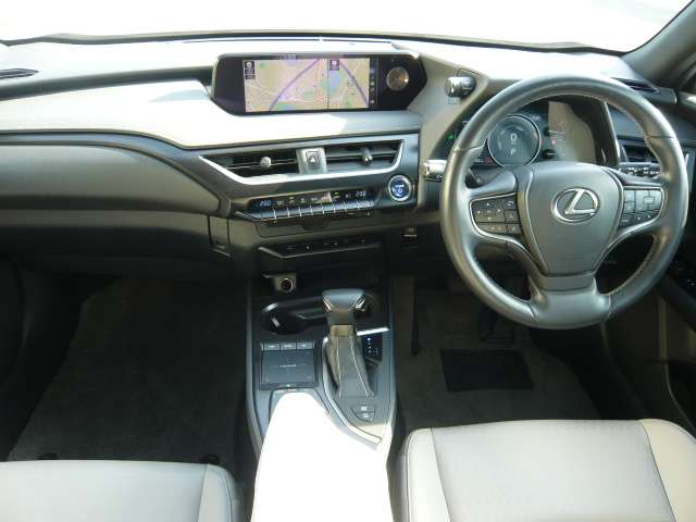 Lexus UX 5