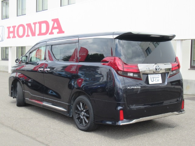Toyota Alphard 6