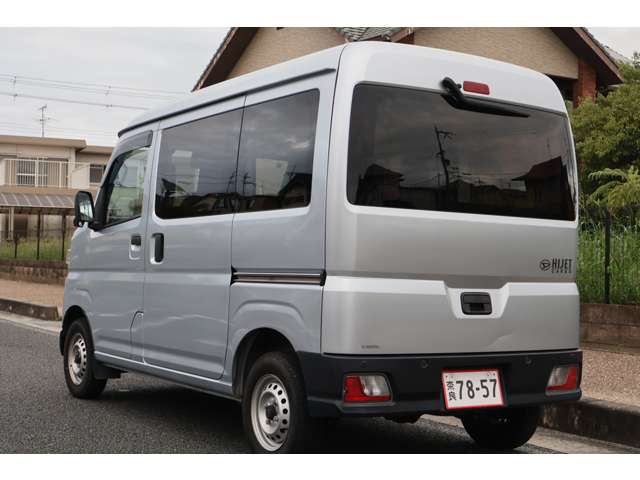 Daihatsu Hijet Cargo 11