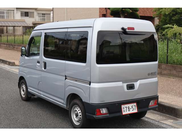 Daihatsu Hijet Cargo 10