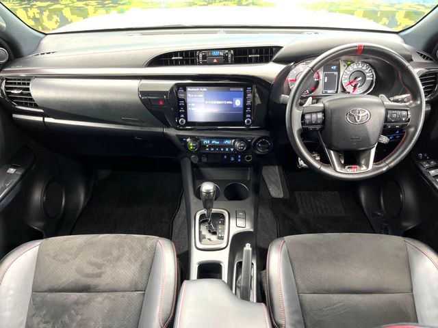 Toyota Hilux 2