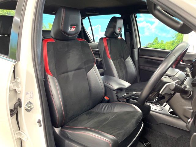 Toyota Hilux 8