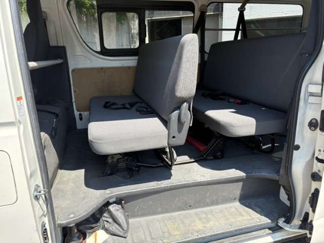 Toyota Regius Ace 12