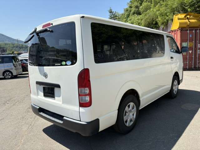 Toyota Regius Ace 2