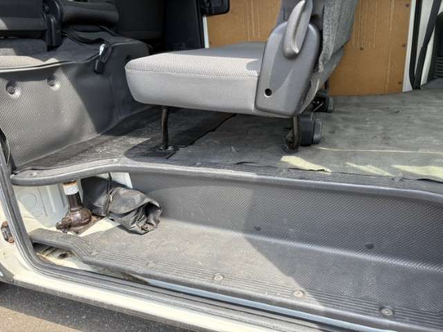 Toyota Hiace Van 12