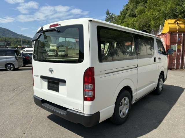 Toyota Hiace Van 2