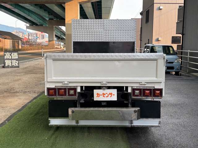Mitsubishi Fuso Canter 7