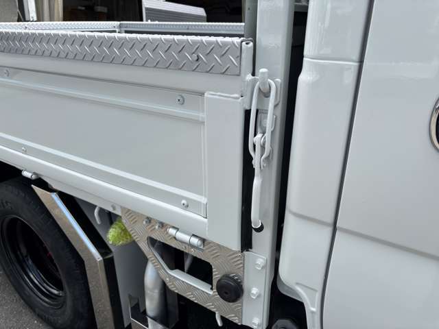 Isuzu Elf 11
