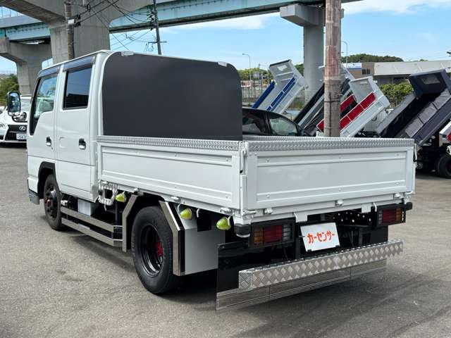 Isuzu Elf 7