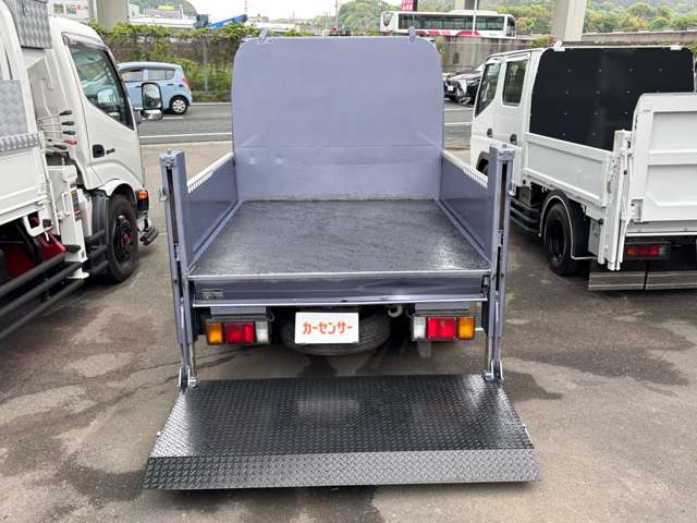 Isuzu Elf 12