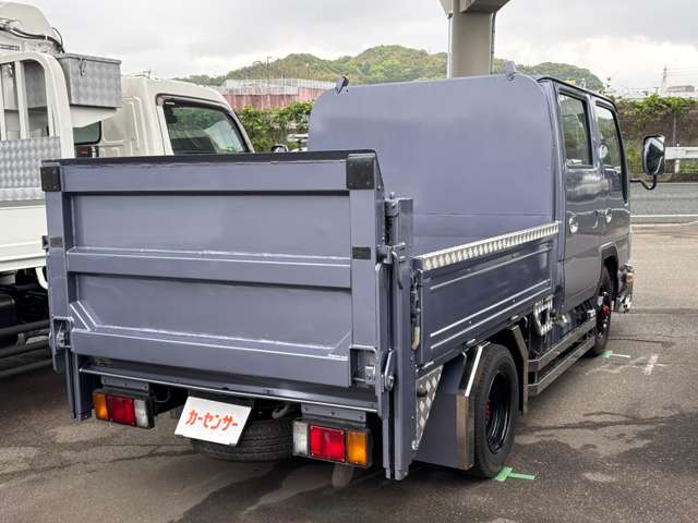 Isuzu Elf 4