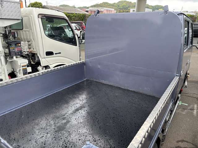 Isuzu Elf 7