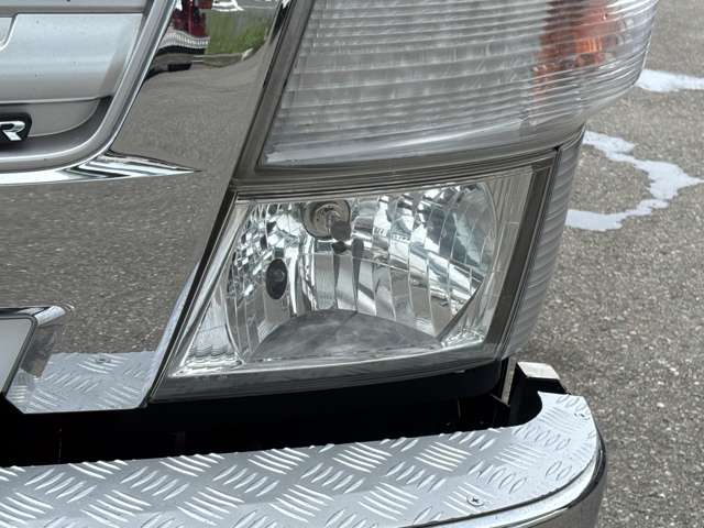Mitsubishi Fuso Canter 9