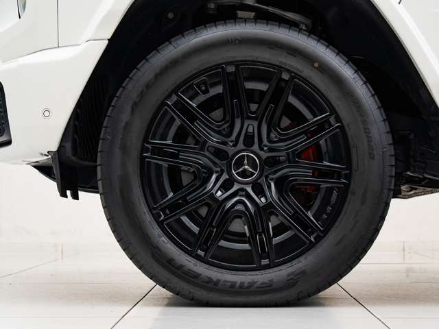 Mercedes-Benz G-Class 8