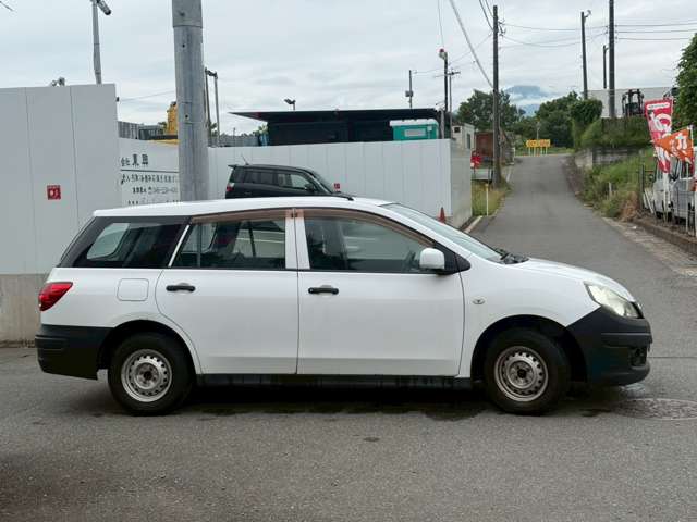 Nissan AD 4