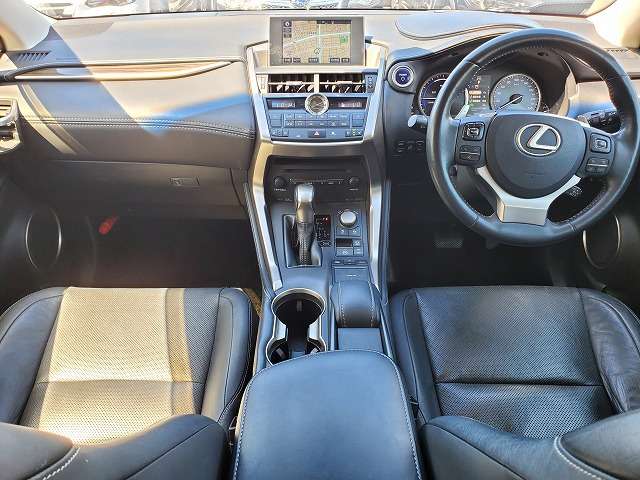 Lexus NX 5