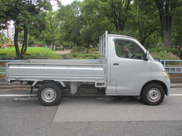 Toyota Light Ace Truck 4