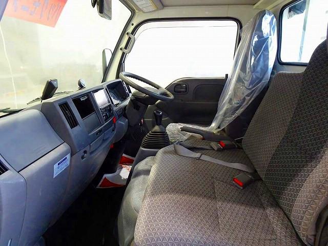 Isuzu Elf 8
