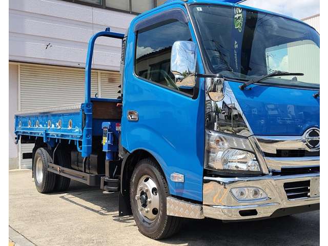 Hino Dutro 11