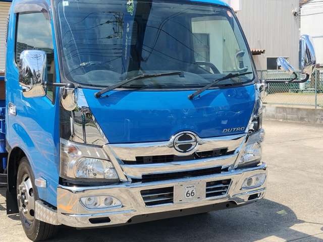 Hino Dutro 12