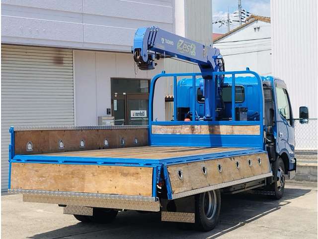 Hino Dutro 5