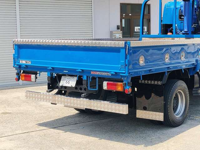 Hino Dutro 7