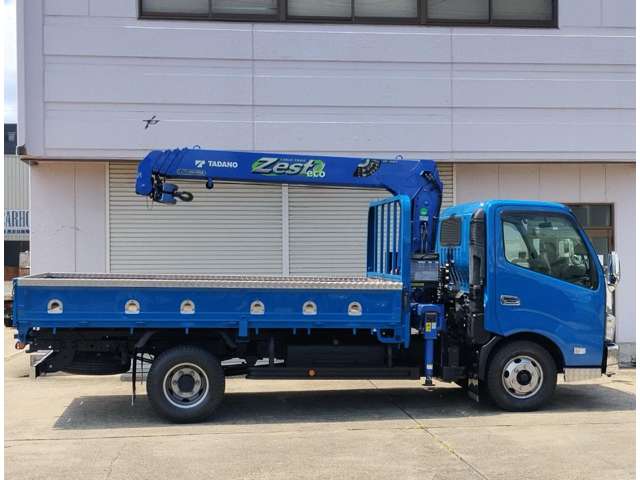 Hino Dutro 9