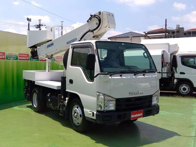 Isuzu Elf 3