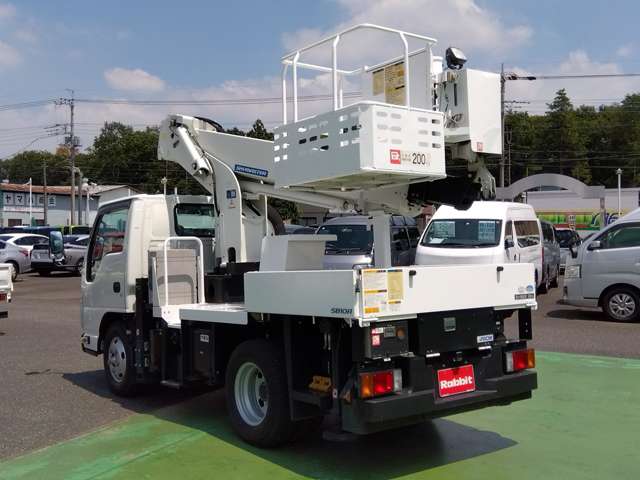 Isuzu Elf 6
